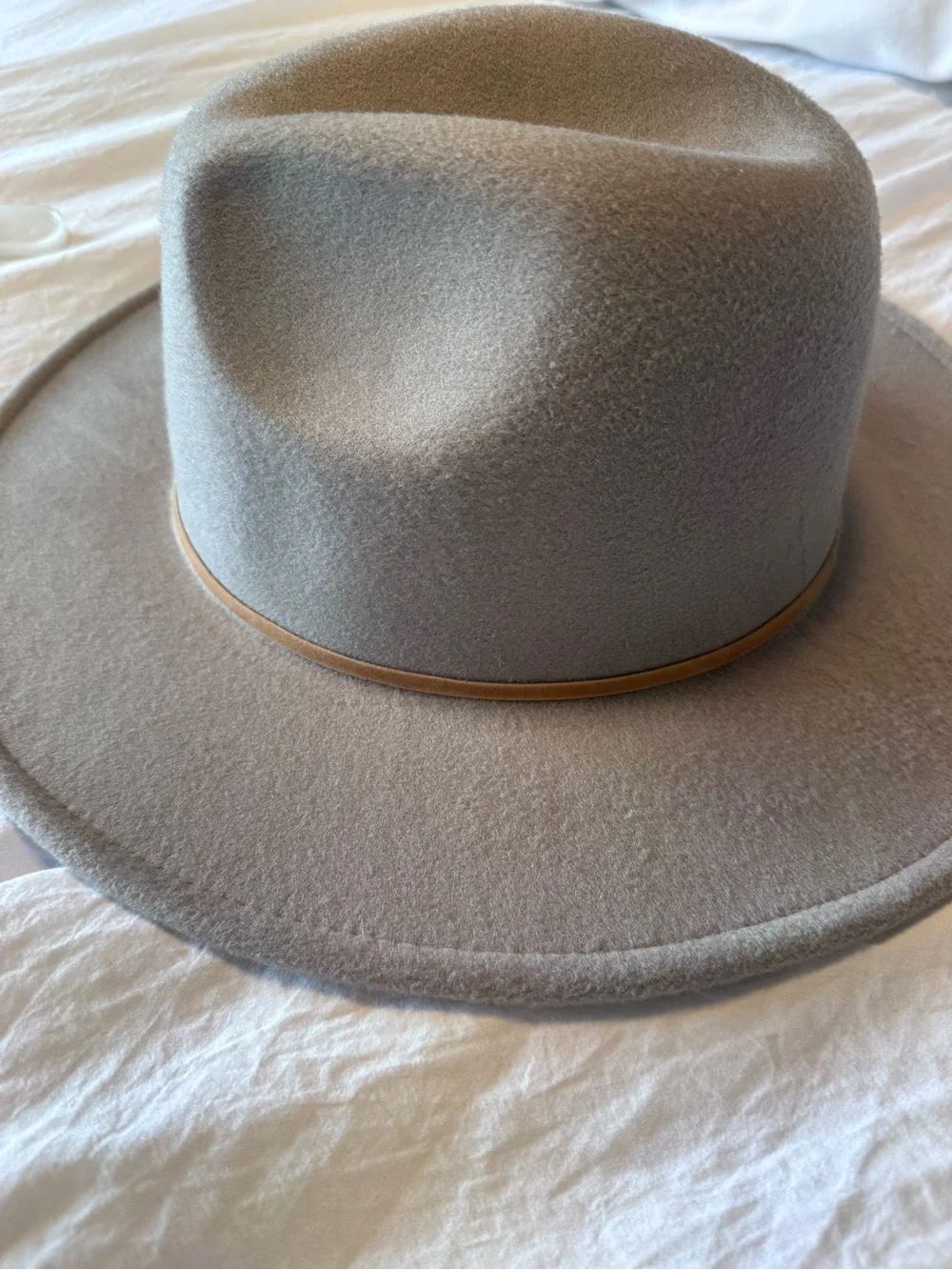 Wide Brim Felt Hat in Gray with ivory handmade macrame hat hanger